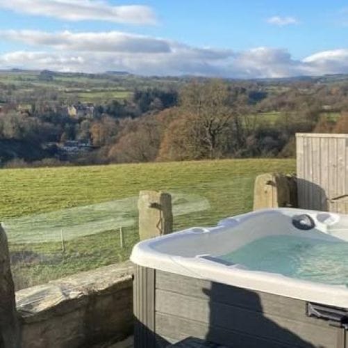 Airbnb holiday let hot tubs